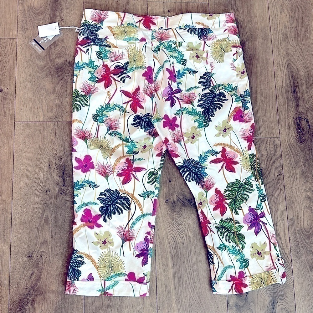 Insight island print capris - Picture 3 of 6